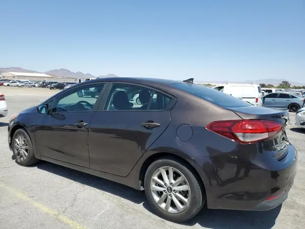 3KPFL4A71HE017722 2017 KIA FORTE - Image 2