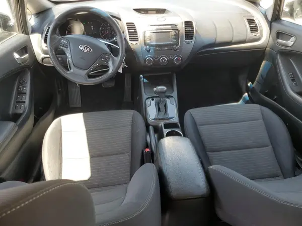 3KPFL4A71HE017722 2017 KIA FORTE - Image 8