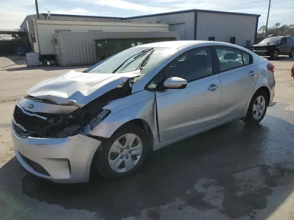 3KPFL4A71HE017784 2017 KIA FORTE - Image 1