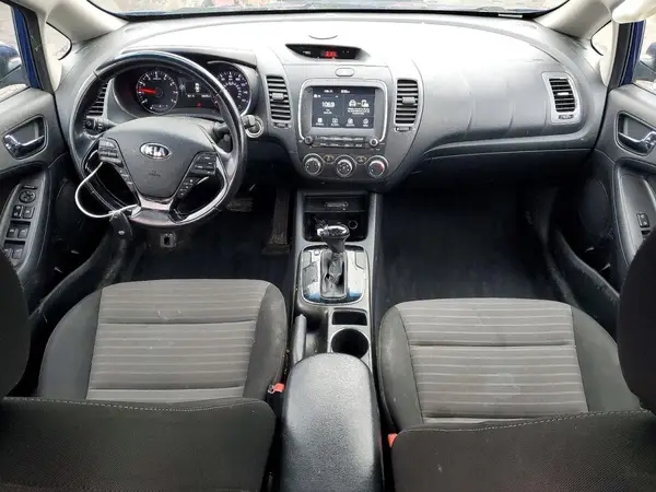 3KPFL4A71HE022404 2017 KIA FORTE - Image 8
