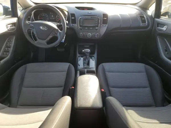 3KPFL4A71HE023875 2017 KIA FORTE - Image 8