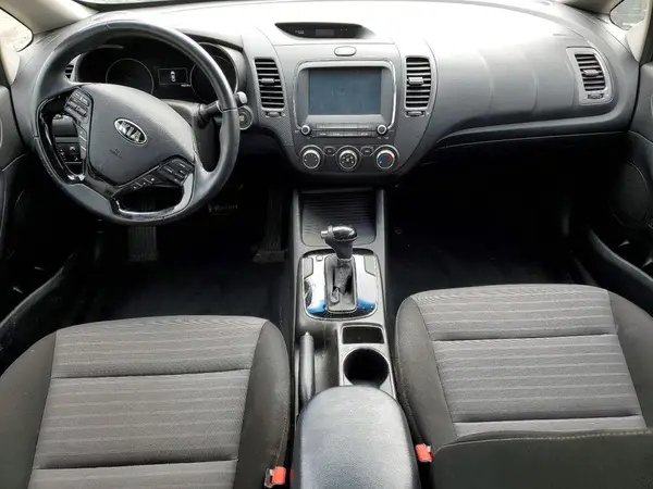 3KPFL4A71HE027974 2017 KIA FORTE - Image 8