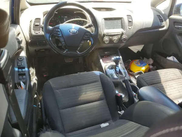 3KPFL4A71HE028896 2017 KIA FORTE - Image 8