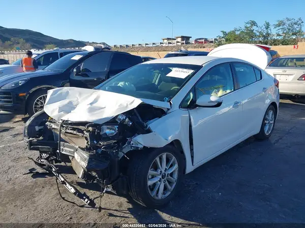3KPFL4A71HE035377 2017 KIA FORTE - Image 2