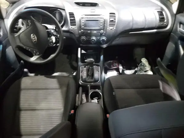 3KPFL4A71HE041387 2017 KIA FORTE - Image 8