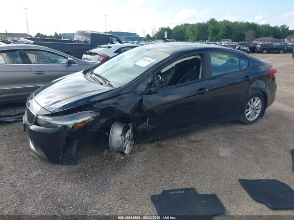 3KPFL4A71HE041776 2017 KIA FORTE - Image 2