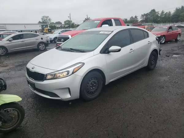 3KPFL4A71HE044452 2017 KIA FORTE - Image 1