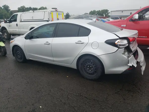 3KPFL4A71HE044452 2017 KIA FORTE - Image 2