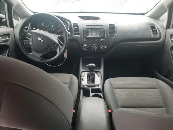 3KPFL4A71HE044452 2017 KIA FORTE - Image 8