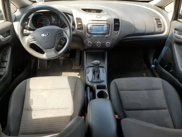3KPFL4A71HE046430 2017 KIA FORTE - Image 8