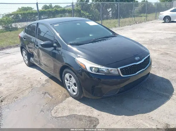 3KPFL4A71HE050879 2017 KIA FORTE - Image 1