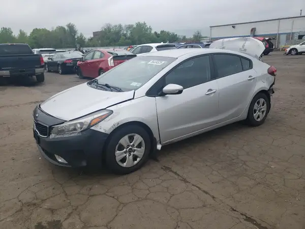 3KPFL4A71HE052924 2017 KIA FORTE - Image 1