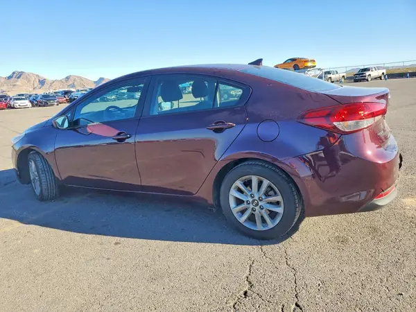 3KPFL4A71HE055175 2017 KIA FORTE - Image 2