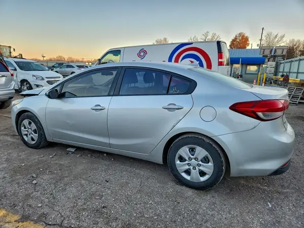 3KPFL4A71HE057153 2017 KIA FORTE - Image 2