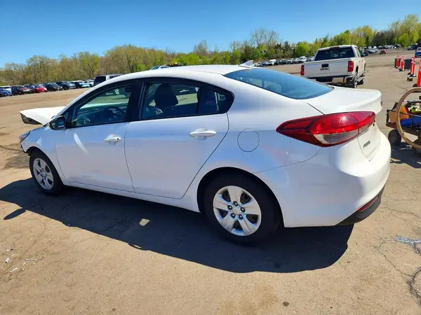 3KPFL4A71HE059372 2017 KIA FORTE - Image 2