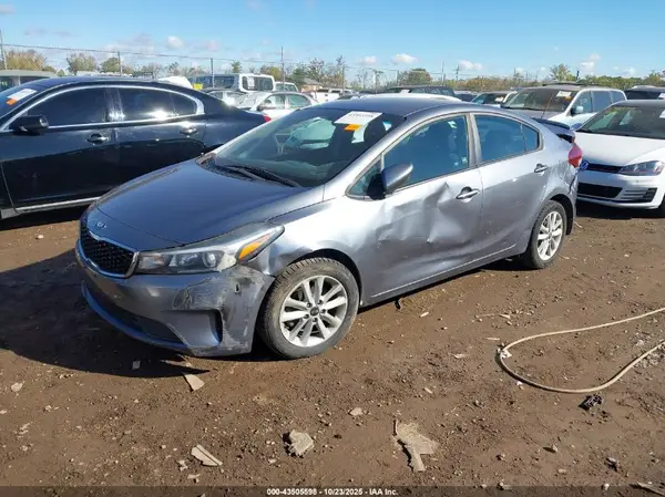 3KPFL4A71HE059887 2017 KIA FORTE - Image 2
