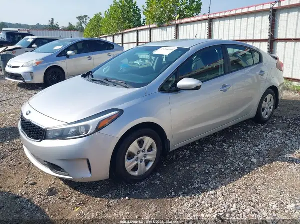 3KPFL4A71HE062840 2017 KIA FORTE - Image 2