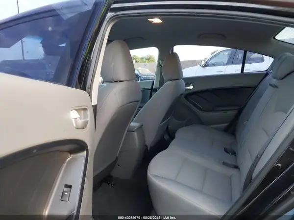 3KPFL4A71HE064698 2017 KIA FORTE - Image 8