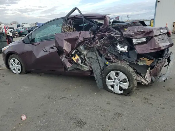 3KPFL4A71HE067102 2017 KIA FORTE - Image 2