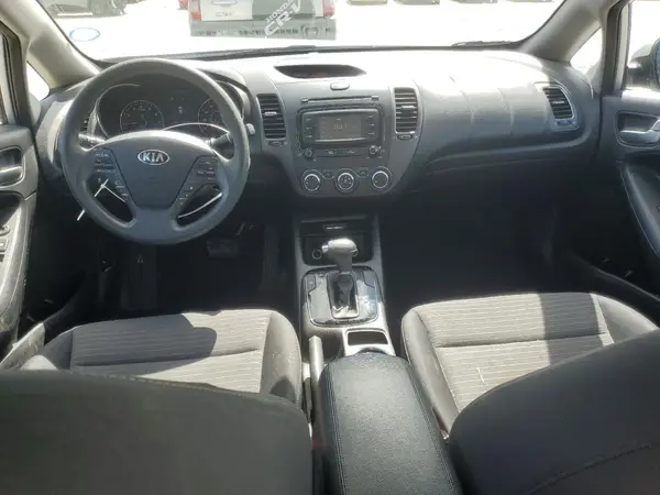 3KPFL4A71HE067178 2017 KIA FORTE - Image 8