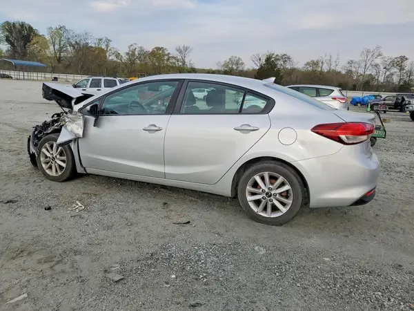 3KPFL4A71HE068315 2017 KIA FORTE - Image 2