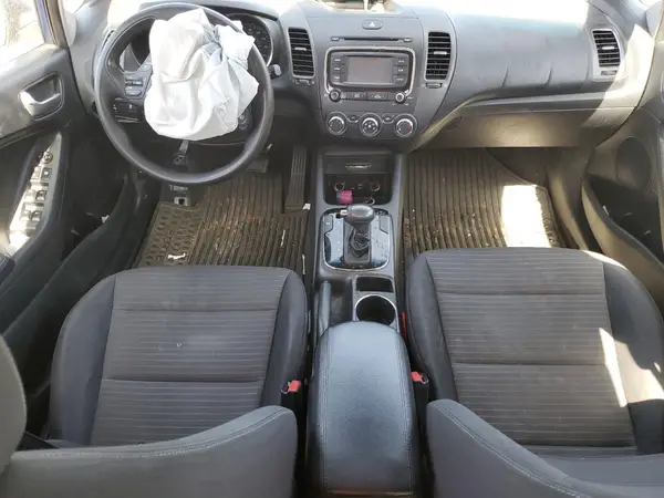 3KPFL4A71HE068881 2017 KIA FORTE - Image 8
