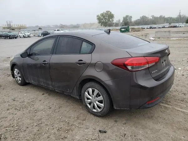 3KPFL4A71HE070906 2017 KIA FORTE - Image 2