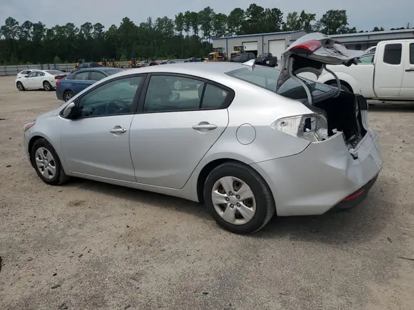 3KPFL4A71HE075099 2017 KIA FORTE - Image 2