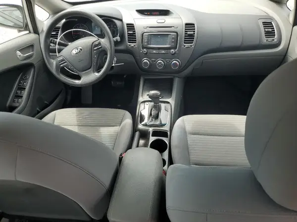 3KPFL4A71HE075099 2017 KIA FORTE - Image 8