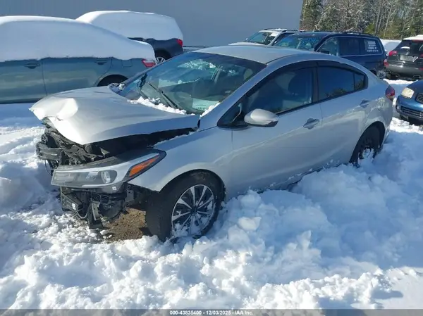 3KPFL4A71HE075121 2017 KIA FORTE - Image 2