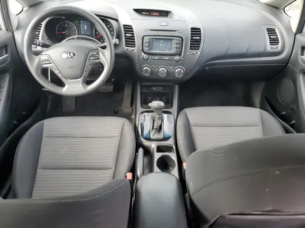 3KPFL4A71HE080500 2017 KIA FORTE - Image 8