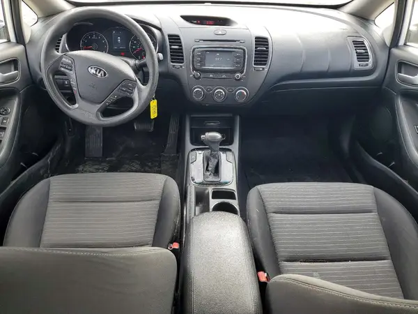 3KPFL4A71HE084580 2017 KIA FORTE - Image 8