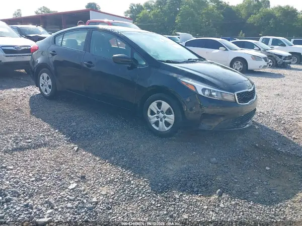 3KPFL4A71HE085597 2017 KIA FORTE - Image 1