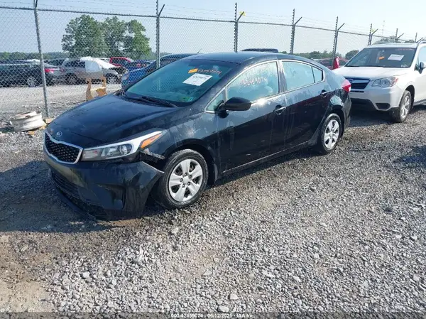 3KPFL4A71HE085597 2017 KIA FORTE - Image 2