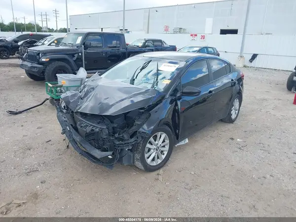 3KPFL4A71HE085888 2017 KIA FORTE - Image 2
