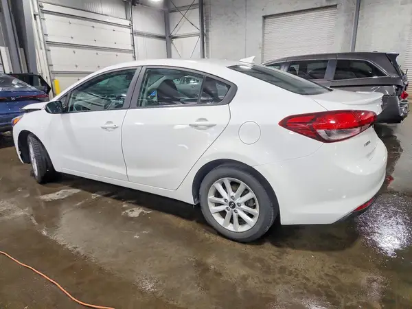 3KPFL4A71HE086698 2017 KIA FORTE - Image 2