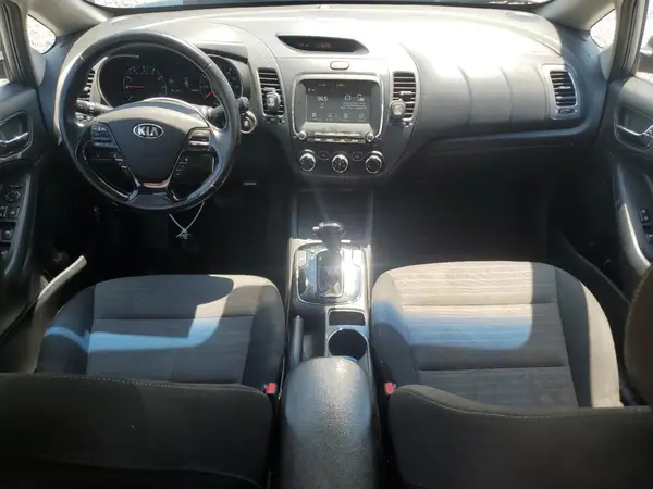 3KPFL4A71HE090539 2017 KIA FORTE - Image 8
