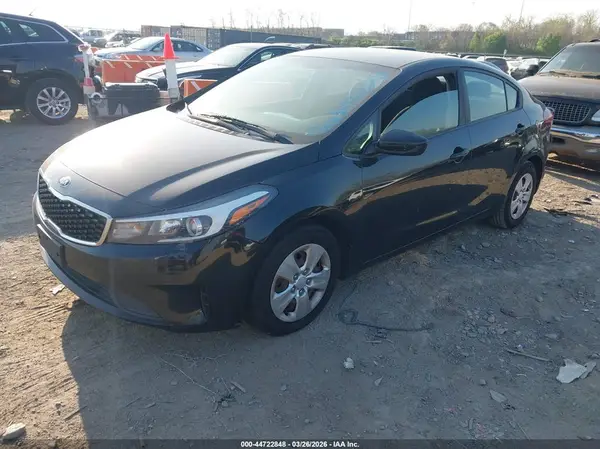 3KPFL4A71HE093134 2017 KIA FORTE - Image 2
