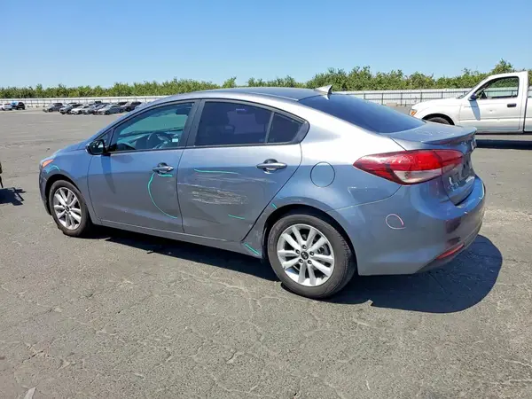 3KPFL4A71HE093554 2017 KIA FORTE - Image 2