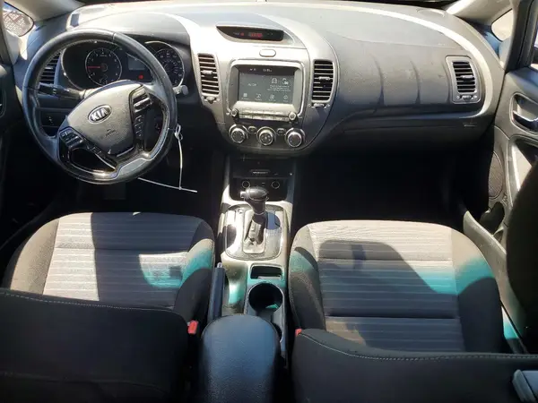 3KPFL4A71HE093554 2017 KIA FORTE - Image 8