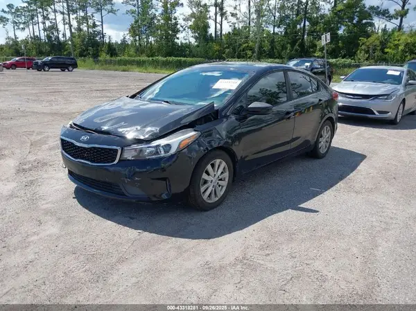 3KPFL4A71HE095112 2017 KIA FORTE - Image 2