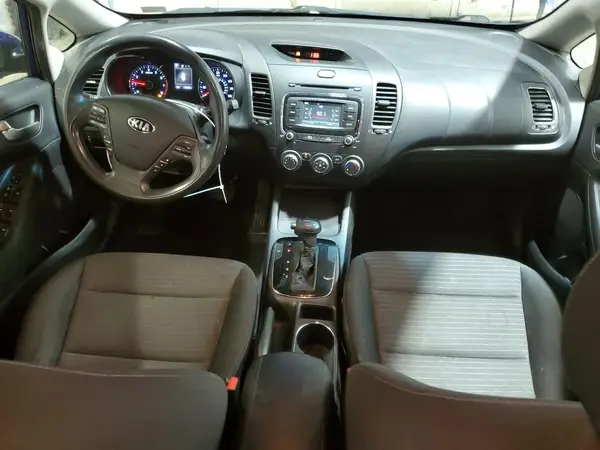 3KPFL4A71HE097636 2017 KIA FORTE - Image 8