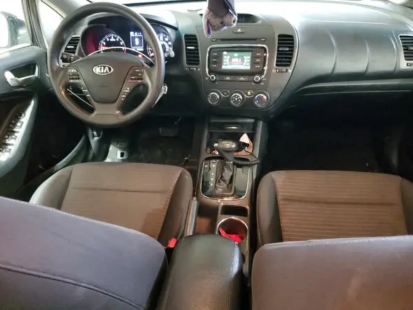 3KPFL4A71HE098396 2017 KIA FORTE - Image 8