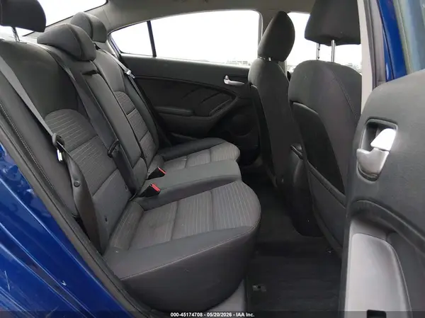 3KPFL4A71HE100891 2017 KIA FORTE - Image 8