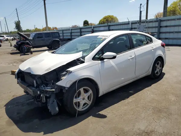 3KPFL4A71HE102527 2017 KIA FORTE - Image 1