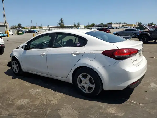3KPFL4A71HE102527 2017 KIA FORTE - Image 2