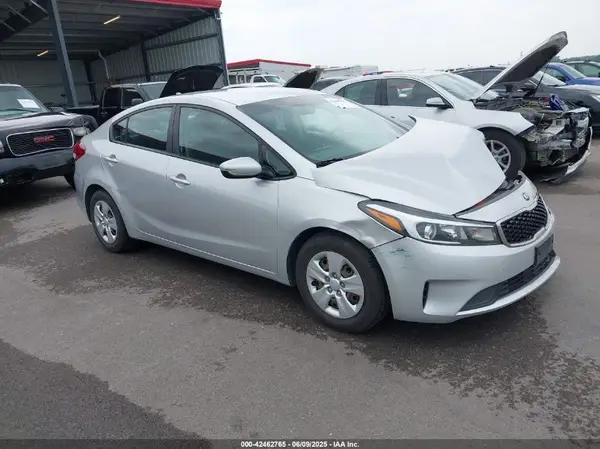 3KPFL4A71HE107100 2017 KIA FORTE - Image 1