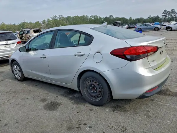 3KPFL4A71HE108814 2017 KIA FORTE - Image 2