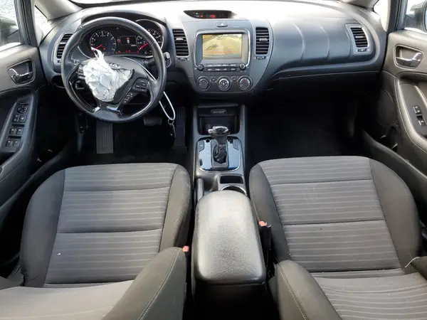 3KPFL4A71HE112524 2017 KIA FORTE - Image 8