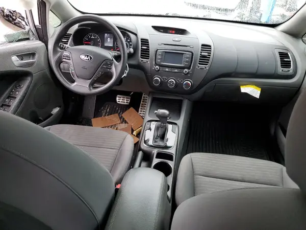 3KPFL4A71HE113186 2017 KIA FORTE - Image 8